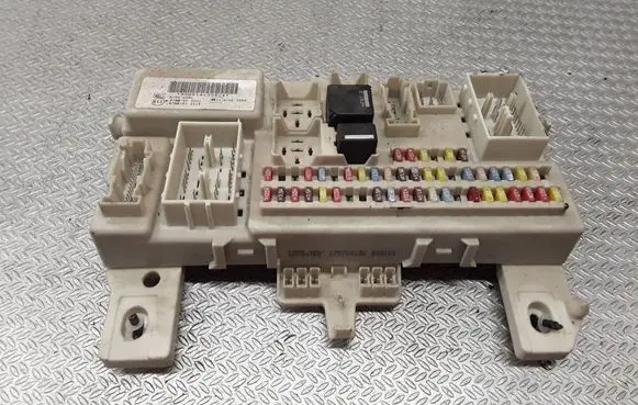 Ford Focus C-MAX Fuse module 4M5T14A073DJ