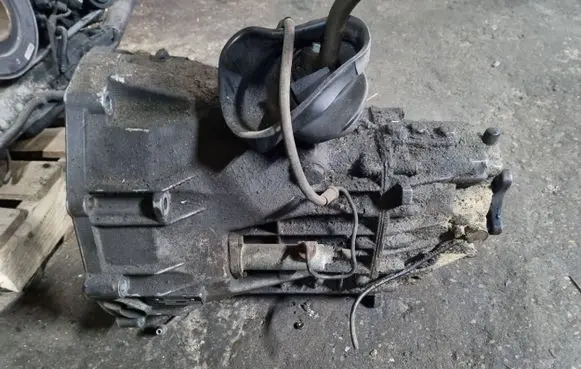Volkswagen II LT Manual 5 speed gearbox G16-5R 711604 017320E