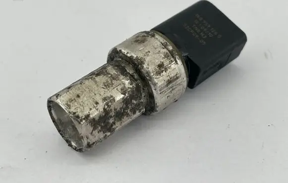Audi TT TTS Mk2 Air conditioning (A/C) pressure sensor 1K0959126D