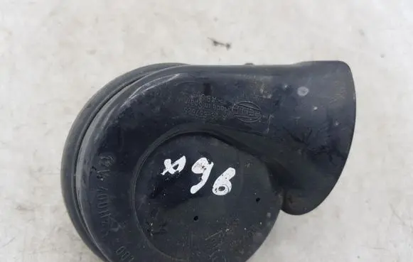 Volkswagen Touareg I Horn signal 6N0951221