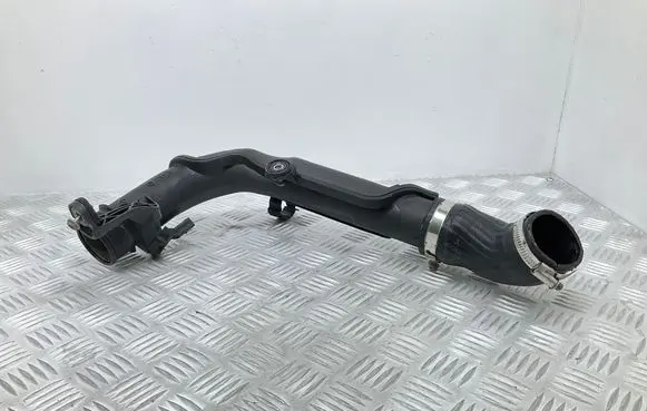 Volkswagen Tiguan Intercooler hose/pipe 1K0145770AE