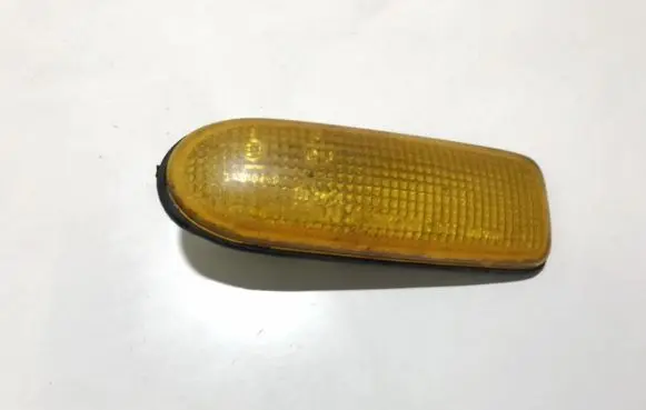 Nissan Sunny Front fender indicator light 6r010245