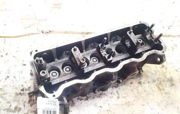 Volkswagen PASSAT B5 Engine head 028103373n