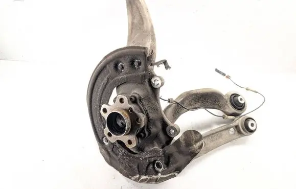 BMW 8 G15 Front wheel hub 6884385