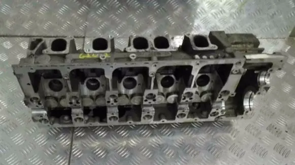 Volkswagen Touareg I Engine head AYH