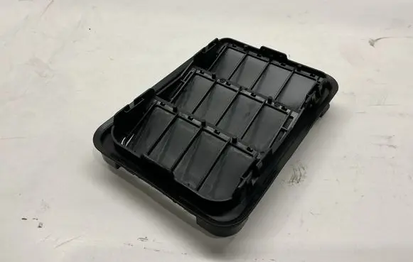 Opel Mokka B Quarter panel pressure vent 9831031680