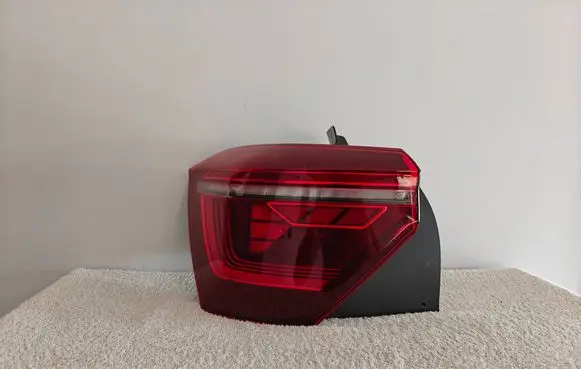 Volkswagen Polo VI Rear/tail lights