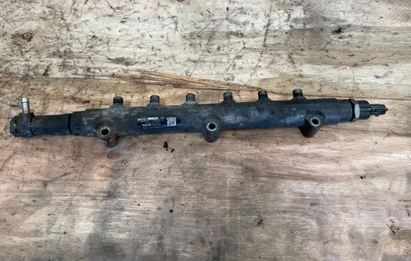 Volvo XC90 Fuel main line pipe 30622085 30637412