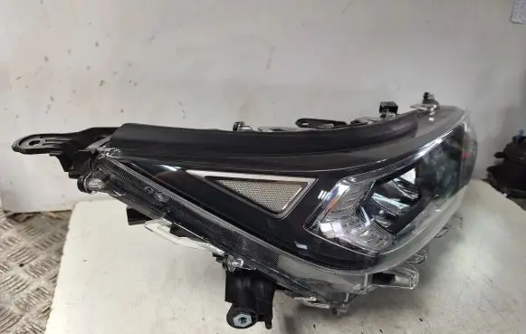 Toyota RAV 4 (XA50) Headlight/headlamp