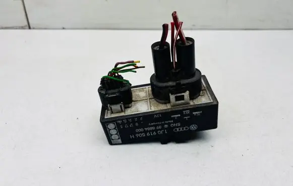 Volkswagen Golf IV Coolant fan relay 1J0919506H
