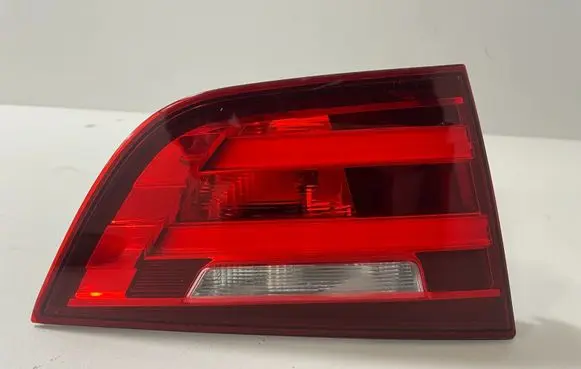 Tailgate rear/tail lights
