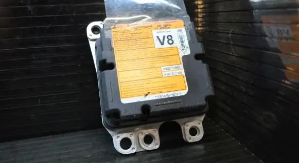 Nissan Juke I F15 Airbag control unit/module 98820BV80B
