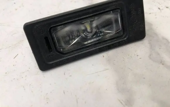 Audi A3 S3 8V Number plate light 5NA943021