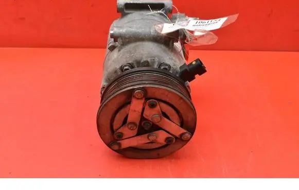 Volvo V40 Air conditioning (A/C) compressor (pump) 31404441