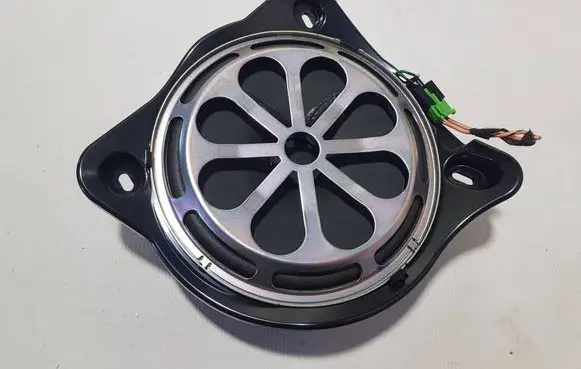Mercedes-Benz C W205 Front door speaker 2058201302GG A2058201302