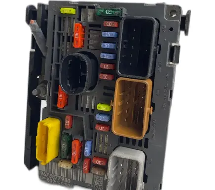Citroen C5 Fuse box set 9675877980 R02