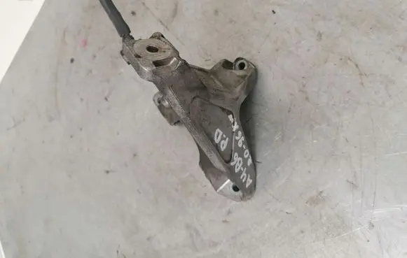 Audi A4 S4 B6 8E 8H Engine mounting bracket 8E0199308A