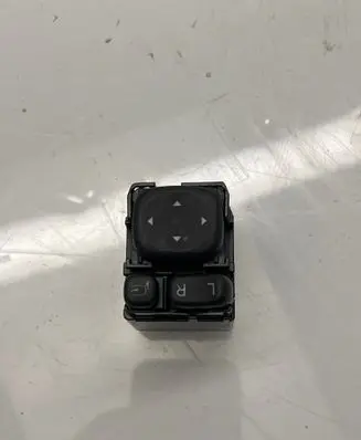 Toyota Auris E180 Wing mirror switch 183779