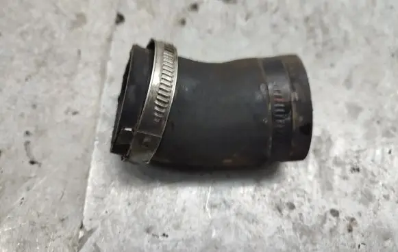 Volkswagen Golf VI Intercooler hose/pipe