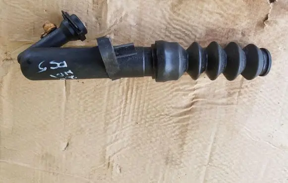 Clutch slave cylinder