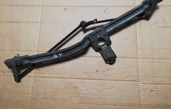 Volkswagen Golf II Front wiper linkage 191955505