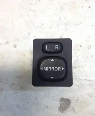 Toyota Avensis T250 Wing mirror switch 183574