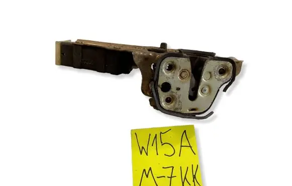 Opel Omega B1 Rear door lock 90493703