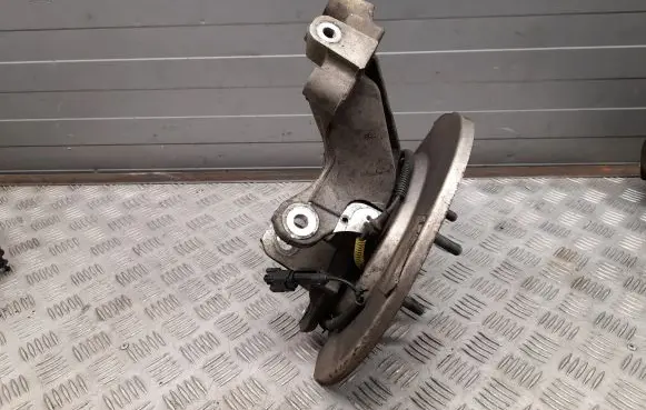 Chrysler Pacifica Rear wheel hub