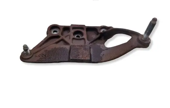 Jeep Cherokee Gearbox mounting bracket 53305007