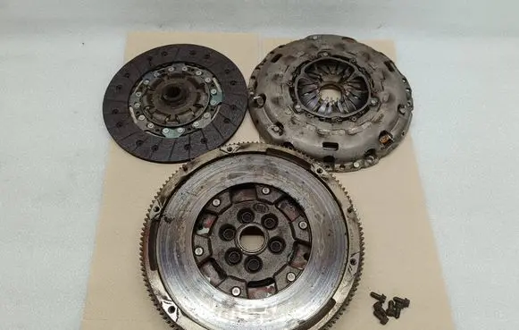 Volkswagen PASSAT B6 Clutch set kit 324035510