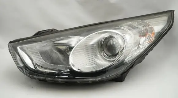 Hyundai ix35 Headlight/headlamp 921012Y