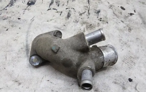 Toyota Land Cruiser (J120) Engine coolant pipe/hose