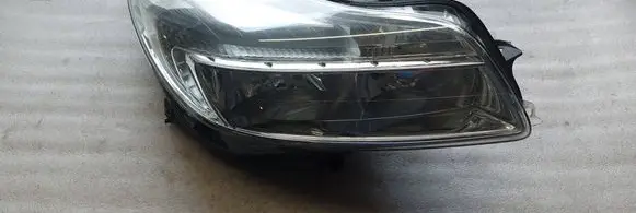 Opel Insignia A Headlight/headlamp 1LJ00963004 13226781