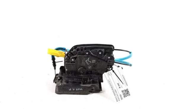 BMW 2 F46 Front door lock 7281938