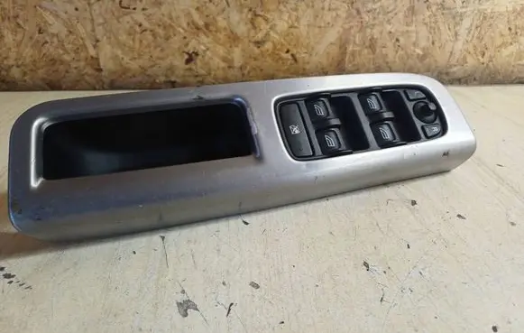 Volvo V50 Electric window control switch 30773210 R3RUA 03454100