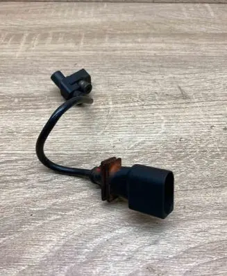 BMW 5 E60 E61 Crankshaft position sensor 0281002 477
