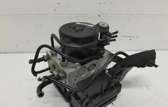Volvo V70 ABS Pump P31329139