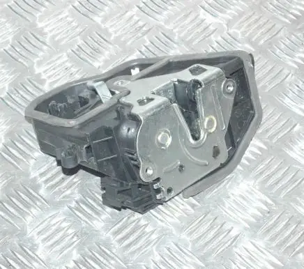 BMW X3 F25 Front door lock 7276674