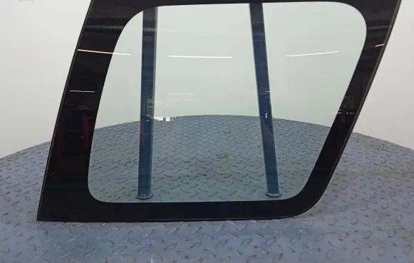 Honda CR-V Rear side window