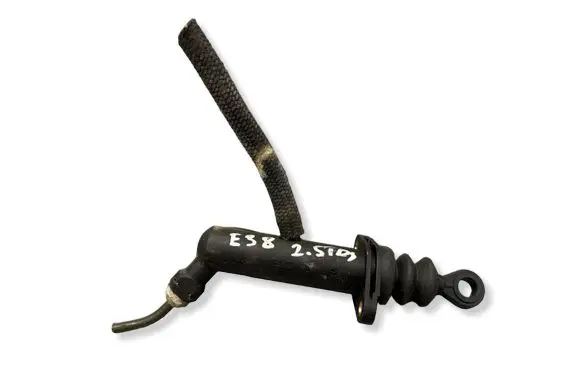 BMW 7 E38 Clutch master cylinder 21521161702