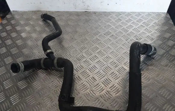 Ford Kuga II Engine coolant pipe/hose