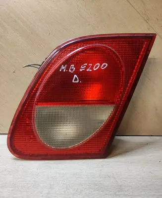 Mercedes-Benz E W210 Tailgate rear/tail lights A2108201064 5239