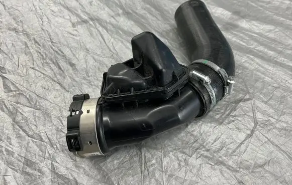 Volvo XC60 Intercooler hose/pipe 31422061 31422095
