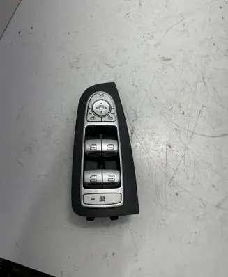Mercedes-Benz C W205 Electric window control switch A2059056811 5AB2790A00