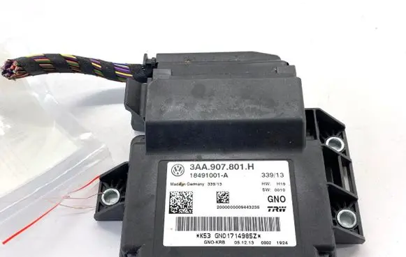 Volkswagen Tiguan Brake system control unit/module 3AA907801H