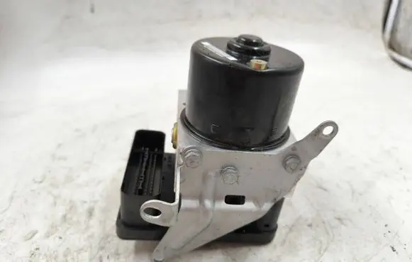 BMW 1 E81 E87 ABS Pump 3452677148701 10020602254 3451677148601