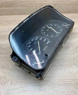 Volkswagen Golf III Speedometer (instrument cluster) 1H6919033 87001262