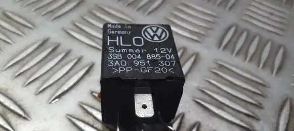 Volkswagen Golf III Other relay 3A0951307 3SB004885-04
