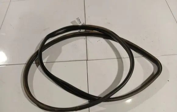 KIA Sportage Rubber seal front coupe door