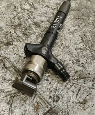 Toyota Auris 150 Fuel injector 236700R180